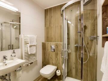 Фото номера Стандартный двухместный номер с 1 кроватью Отель Hotel Antek г. Zlinice 2